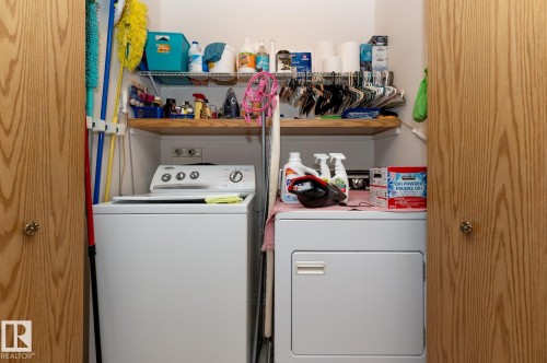 10860 25 Avenue Nw, Edmonton, AB - Indoor Photo Showing Laundry Room