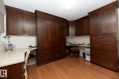 10860 25 Avenue Nw, Edmonton, AB - Indoor