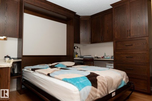 10860 25 Avenue Nw, Edmonton, AB - Indoor Photo Showing Bedroom