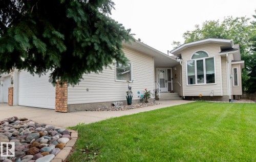 10860 25 Avenue Nw, Edmonton, AB - Outdoor