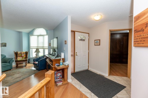 10860 25 Avenue Nw, Edmonton, AB - Indoor