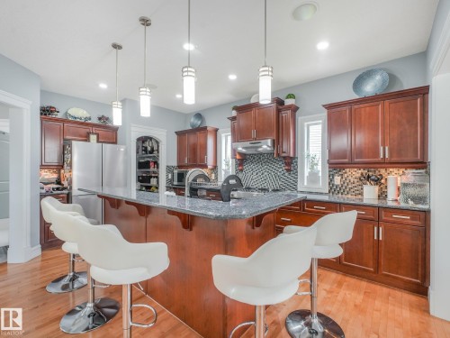 544 Adams Way Sw, Edmonton, AB - Indoor Photo Showing Kitchen