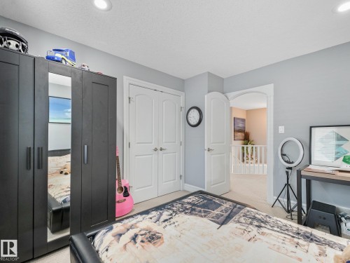 544 Adams Way Sw, Edmonton, AB - Indoor Photo Showing Other Room