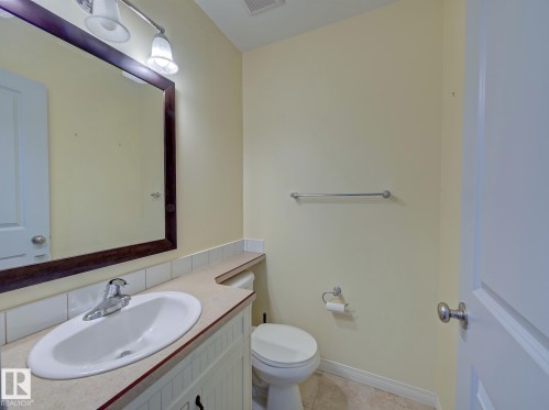 #3 10 Woodcrest Ln, Fort Saskatchewan, AB - Indoor Photo Showing Bathroom