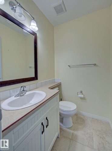 #3 10 Woodcrest Ln, Fort Saskatchewan, AB - Indoor Photo Showing Bathroom