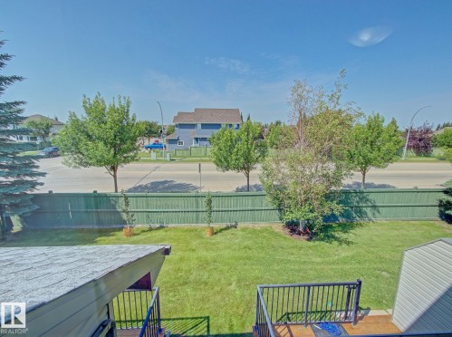 #3 10 Woodcrest Ln, Fort Saskatchewan, AB - Outdoor