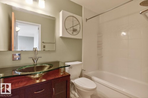 #605 11307 99 Av Nw, Edmonton, AB - Indoor Photo Showing Bathroom