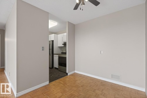 #605 11307 99 Av Nw, Edmonton, AB - Indoor