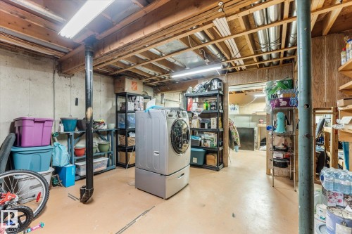 #26 100 Westridge Cr, Spruce Grove, AB - Indoor Photo Showing Laundry Room