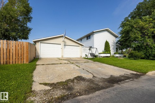 17303 82 Avenue Nw, Edmonton, AB - Outdoor