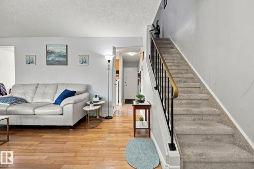 17303 82 Avenue Nw, Edmonton, AB - Indoor Photo Showing Living Room