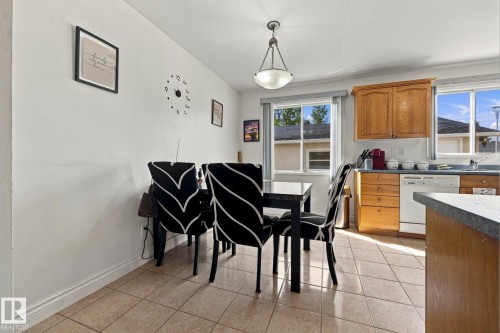 17303 82 Avenue Nw, Edmonton, AB - Indoor