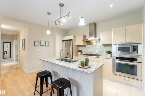 #108 2504 109 St Nw, Edmonton, AB - Indoor Photo Showing Kitchen With Double Sink With Upgraded Kitchen