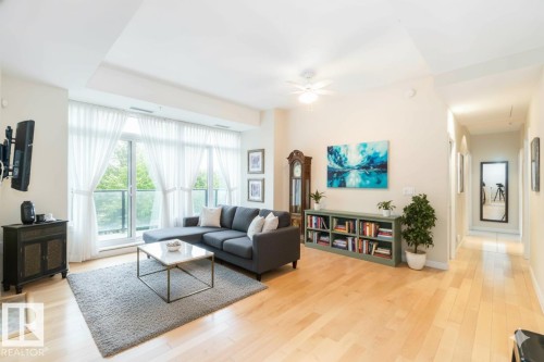 #108 2504 109 St Nw, Edmonton, AB - Indoor Photo Showing Living Room