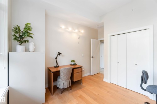 #108 2504 109 St Nw, Edmonton, AB - Indoor