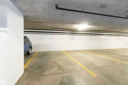 #108 2504 109 St Nw, Edmonton, AB - Indoor Photo Showing Garage