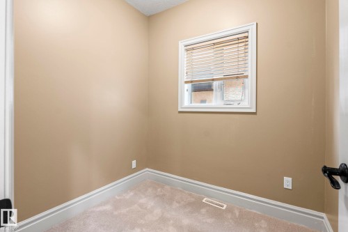 5320 Mullen Bend Nw, Edmonton, AB - Indoor Photo Showing Other Room