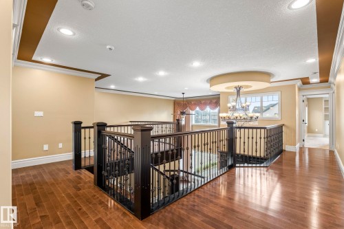 5320 Mullen Bend Nw, Edmonton, AB - Indoor Photo Showing Other Room