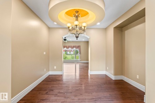 5320 Mullen Bend Nw, Edmonton, AB - Indoor Photo Showing Other Room
