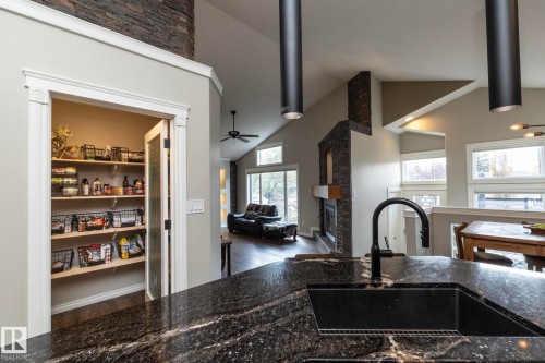 10416 148 Street Nw, Edmonton, AB - Indoor Photo Showing Kitchen