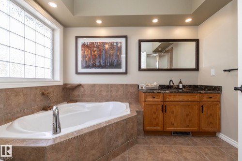 10416 148 Street Nw, Edmonton, AB - Indoor Photo Showing Bathroom
