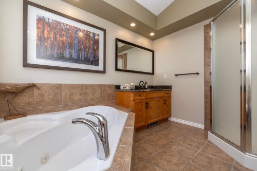 10416 148 Street Nw, Edmonton, AB - Indoor Photo Showing Bathroom