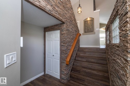 10416 148 Street Nw, Edmonton, AB - Indoor Photo Showing Other Room