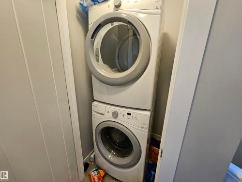 Image quality insufficient for description - 13309 104 Street Nw, Edmonton, AB - Indoor Photo Showing Laundry Room