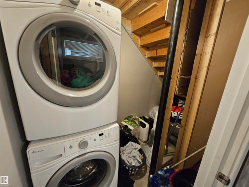 Image quality insufficient for description - 13309 104 Street Nw, Edmonton, AB - Indoor Photo Showing Laundry Room