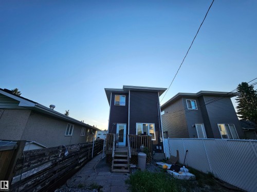 Contemporary exterior featuring dark siding - 13309 104 Street Nw, Edmonton, AB - Outdoor