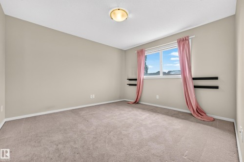 1605 Hodgson Court Nw, Edmonton, AB - Indoor Photo Showing Other Room
