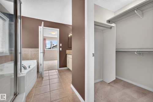 1605 Hodgson Court Nw, Edmonton, AB - Indoor