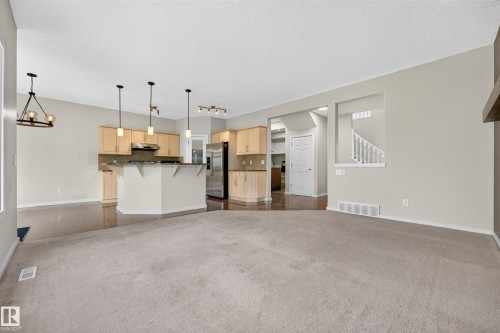 1605 Hodgson Court Nw, Edmonton, AB - Indoor Photo Showing Kitchen