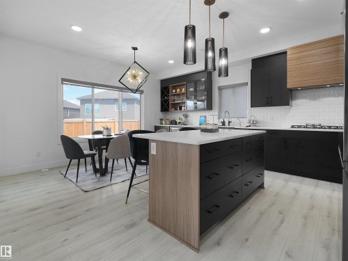 2520 12 Avenue Nw, Edmonton, AB - Indoor