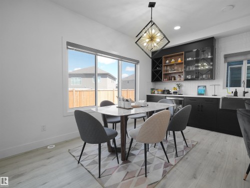 2520 12 Avenue Nw, Edmonton, AB - Indoor Photo Showing Dining Room