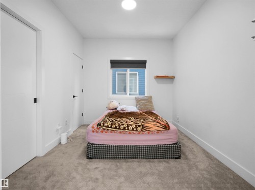 2520 12 Avenue Nw, Edmonton, AB - Indoor Photo Showing Bedroom