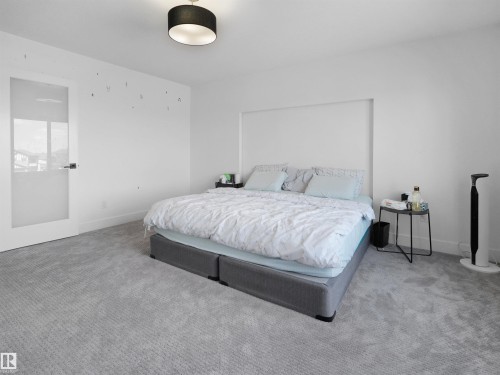2520 12 Avenue Nw, Edmonton, AB - Indoor Photo Showing Bedroom