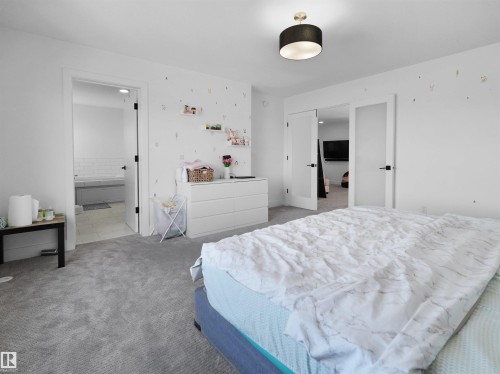 2520 12 Avenue Nw, Edmonton, AB - Indoor Photo Showing Bedroom