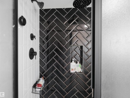 2520 12 Avenue Nw, Edmonton, AB - Indoor