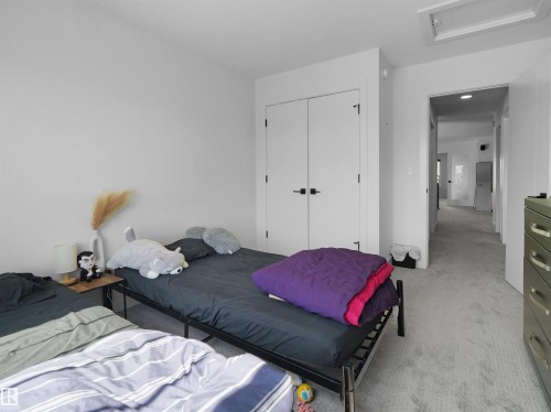 2520 12 Avenue Nw, Edmonton, AB - Indoor Photo Showing Bedroom