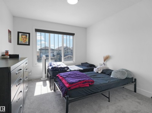 2520 12 Avenue Nw, Edmonton, AB - Indoor Photo Showing Bedroom