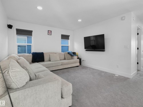 2520 12 Avenue Nw, Edmonton, AB - Indoor Photo Showing Living Room