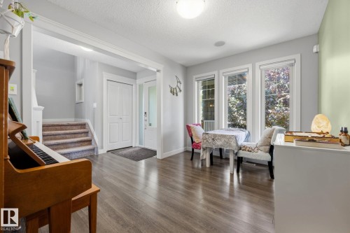 2020 Glenridding Gate Gate Sw, Edmonton, AB - Indoor Photo Showing Living Room