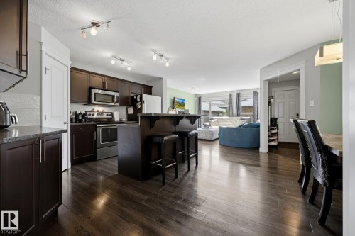 2020 Glenridding Gate Gate Sw, Edmonton, AB - Indoor Photo Showing Kitchen With Upgraded Kitchen