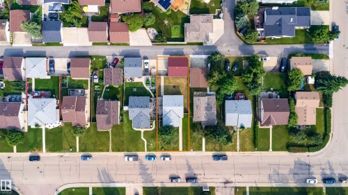Image quality insufficient for description - 1719 37 Street Nw, Edmonton, AB -  With View