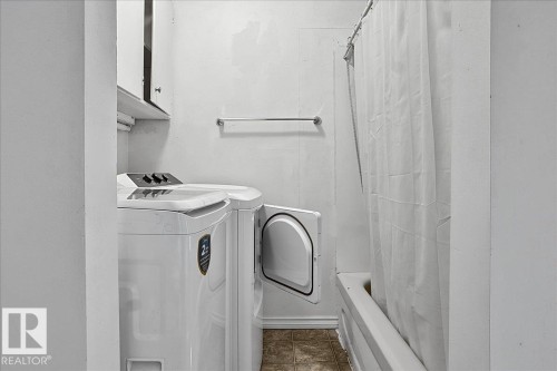 5010 52 Avenue, Wetaskiwin, AB - Indoor Photo Showing Laundry Room