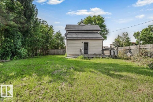 5010 52 Avenue, Wetaskiwin, AB - Outdoor