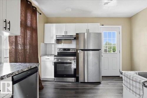 5010 52 Avenue, Wetaskiwin, AB - Indoor Photo Showing Kitchen