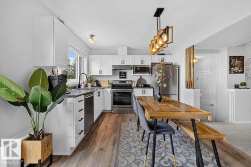 6030 S Terwillegar Boulevard Nw, Edmonton, AB - Indoor Photo Showing Kitchen