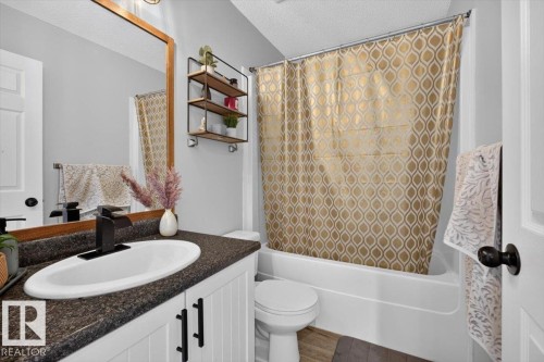 6030 S Terwillegar Boulevard Nw, Edmonton, AB - Indoor Photo Showing Bathroom
